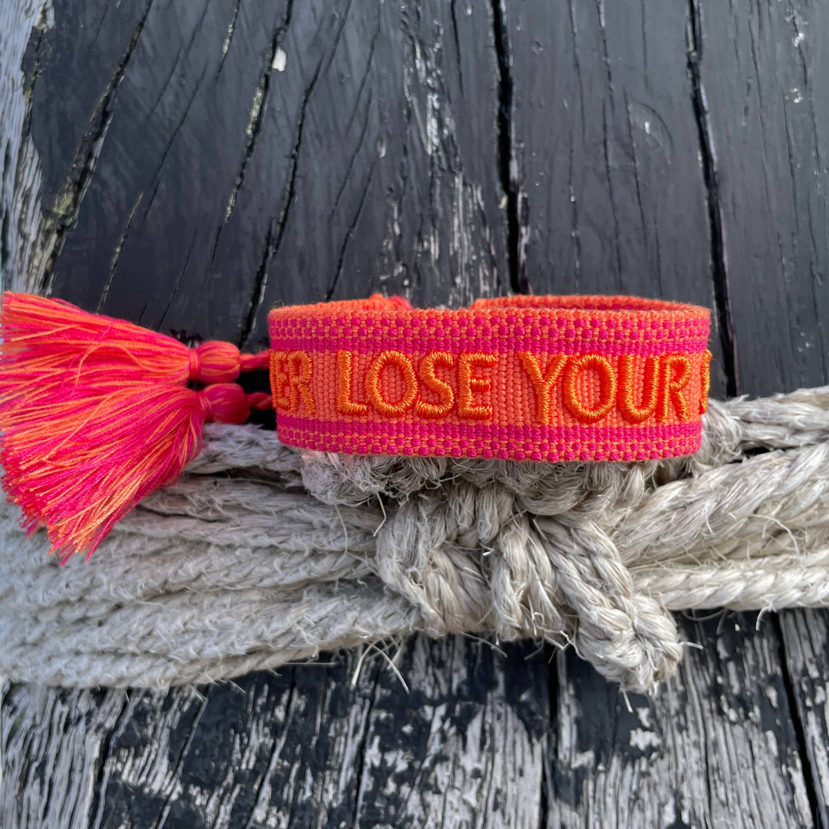 NEVER LOSE YOUR SPARKLE statement bracelet woven, embroidered