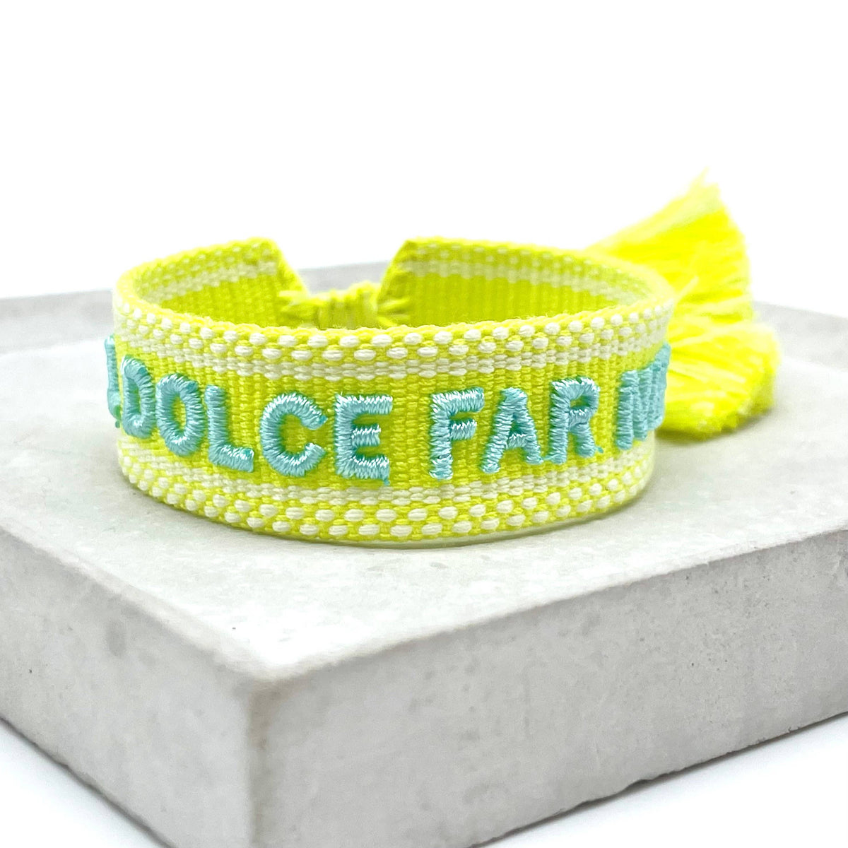 IL DOLCE FAR NIENTE statement bracelet woven, embroidered