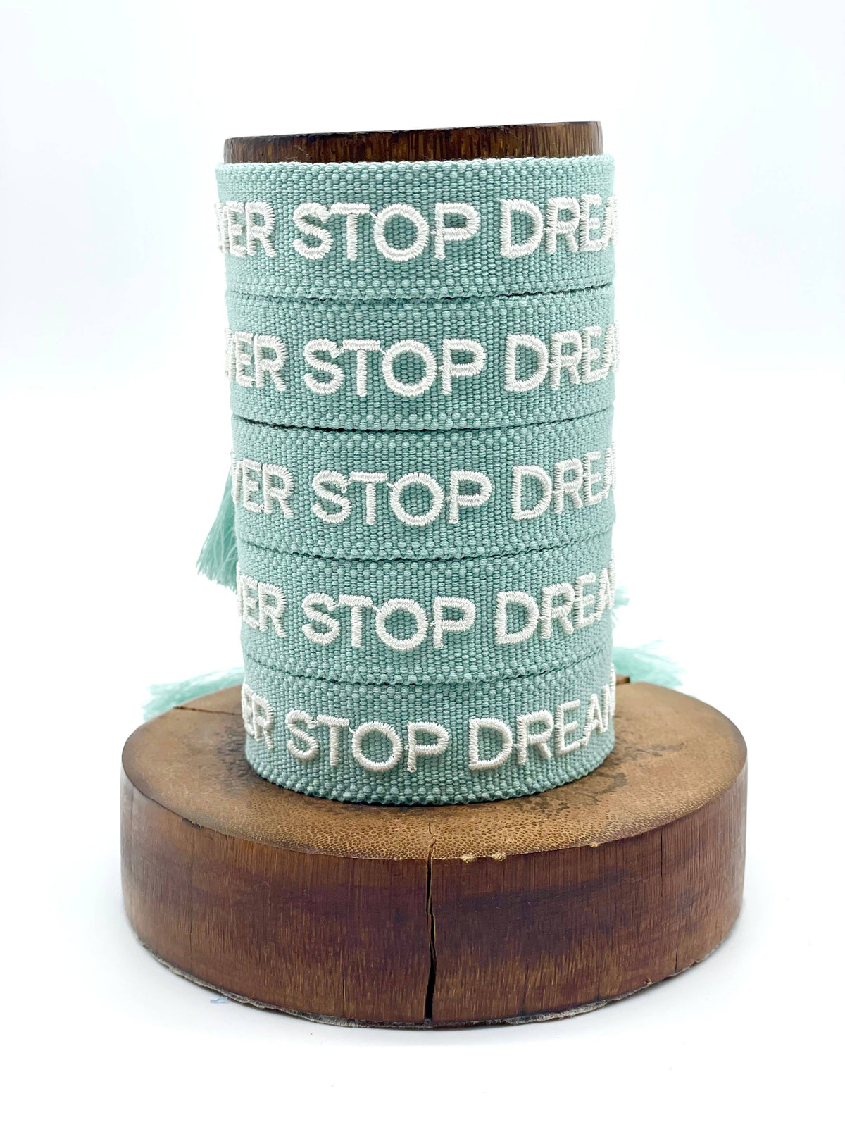 NEVER STOP DREAMING statement bracelet woven, embroidered
