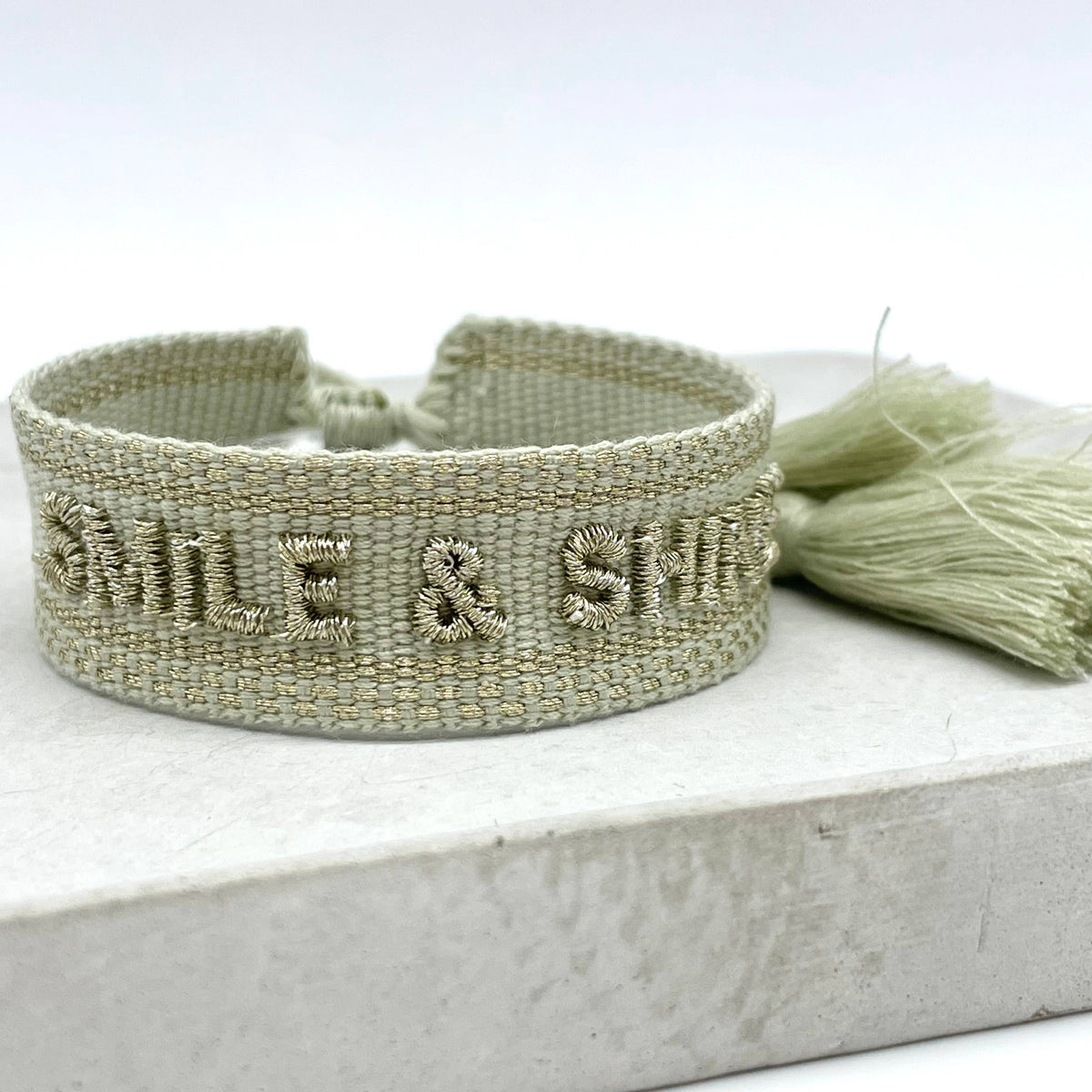 SMILE & SHINE statement bracelet woven, embroidered