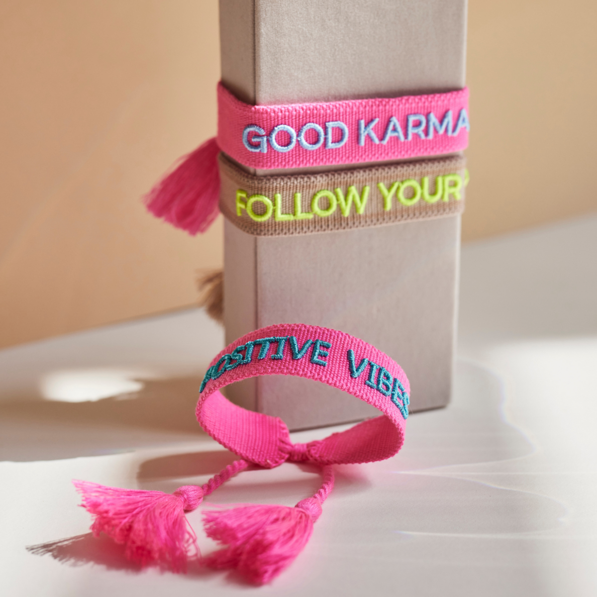Positive Vibes Statement Armband