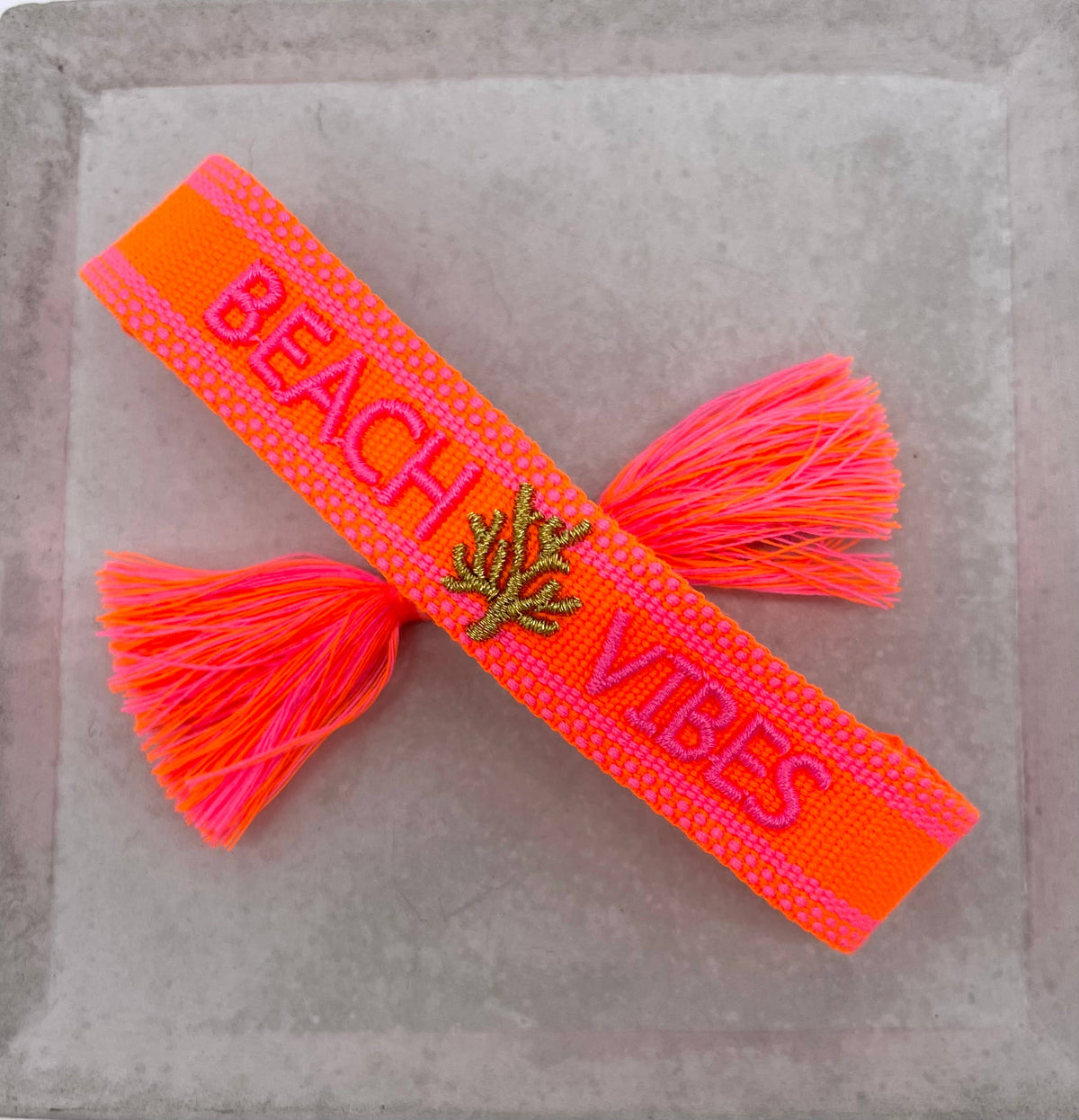 BEACH VIBES statement bracelet woven, embroidered