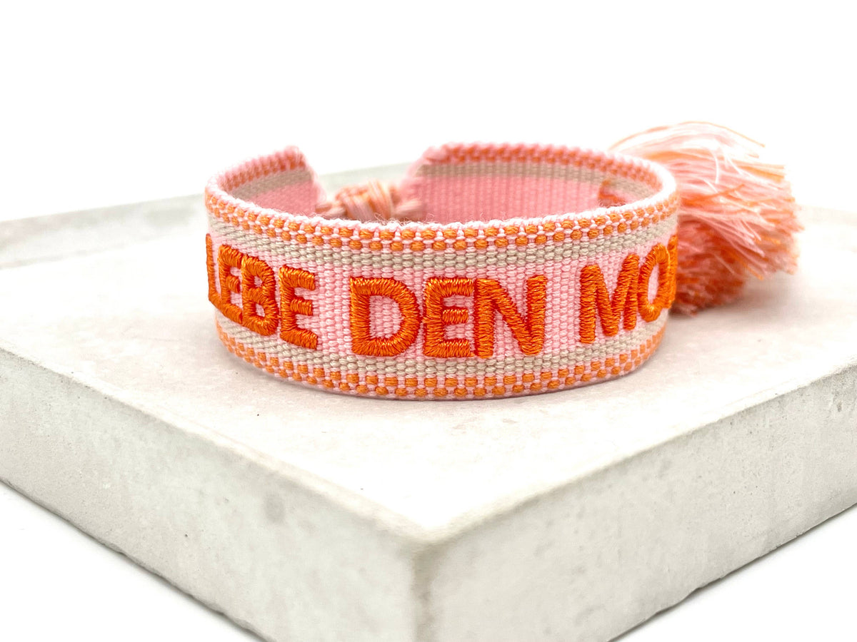 LIVE THE MOMENT Woven, embroidered statement bracelet