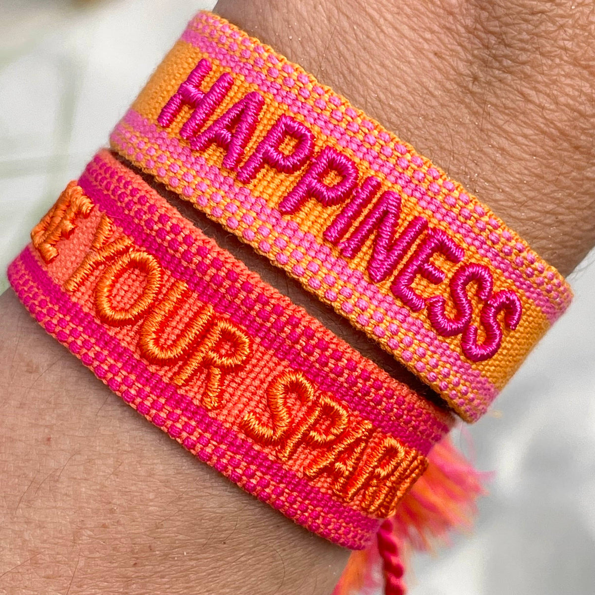 NEVER LOSE YOUR SPARKLE statement bracelet woven, embroidered